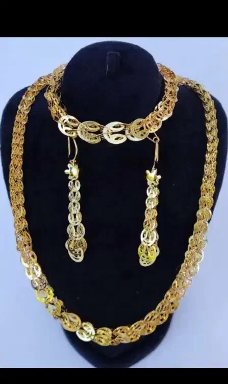 زنجیر گوشواره دستبند ست سرویس طلا هدیه روز مادر زن|جواهرات|همدان, |دیوار