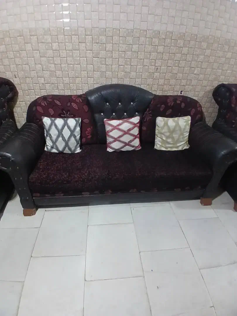 مبل راحتی در حد نو|مبلمان خانگی و میز عسلی|زاهدان, |دیوار