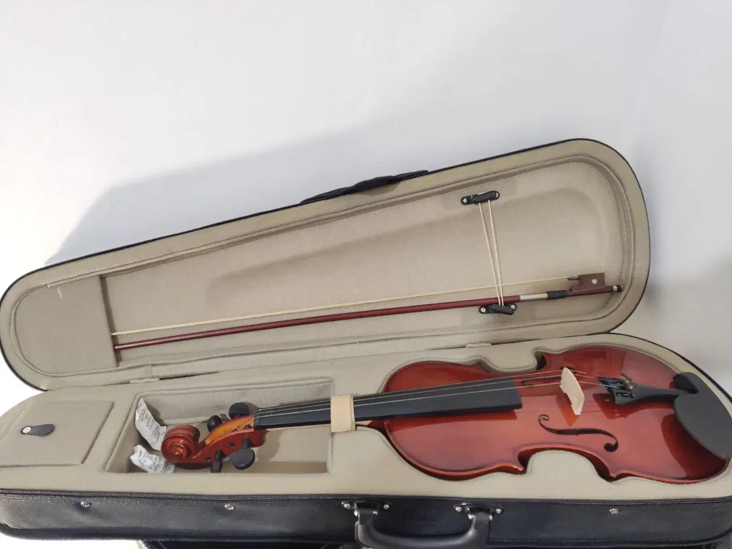 ویولن 4/4|ویولن|رشت, پستک|دیوار