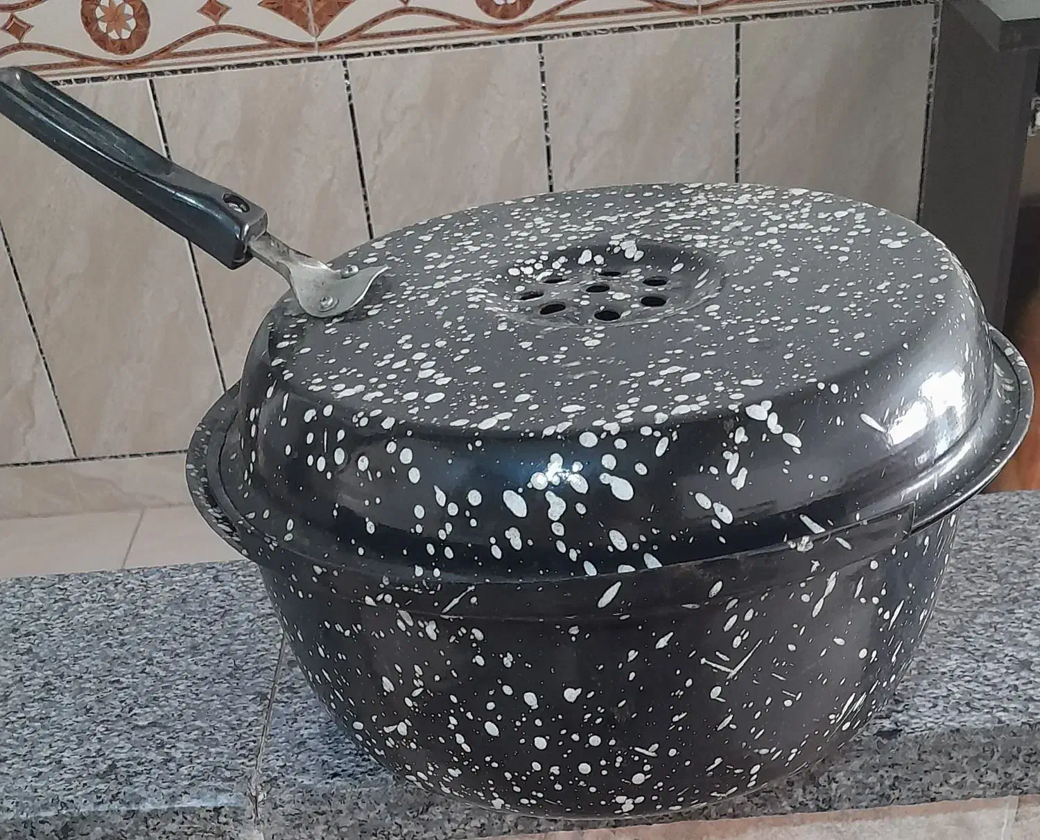 قابلمه کباب پز|ظروف پخت‌وپز|شیراز, دارالرحمه|دیوار