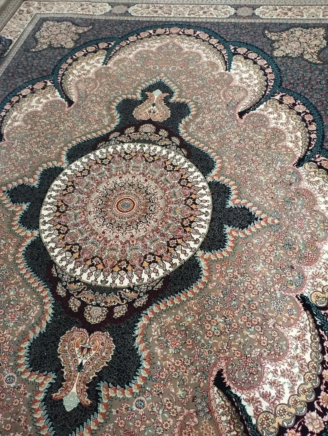 فرش 99%|فرش|شازند, |دیوار