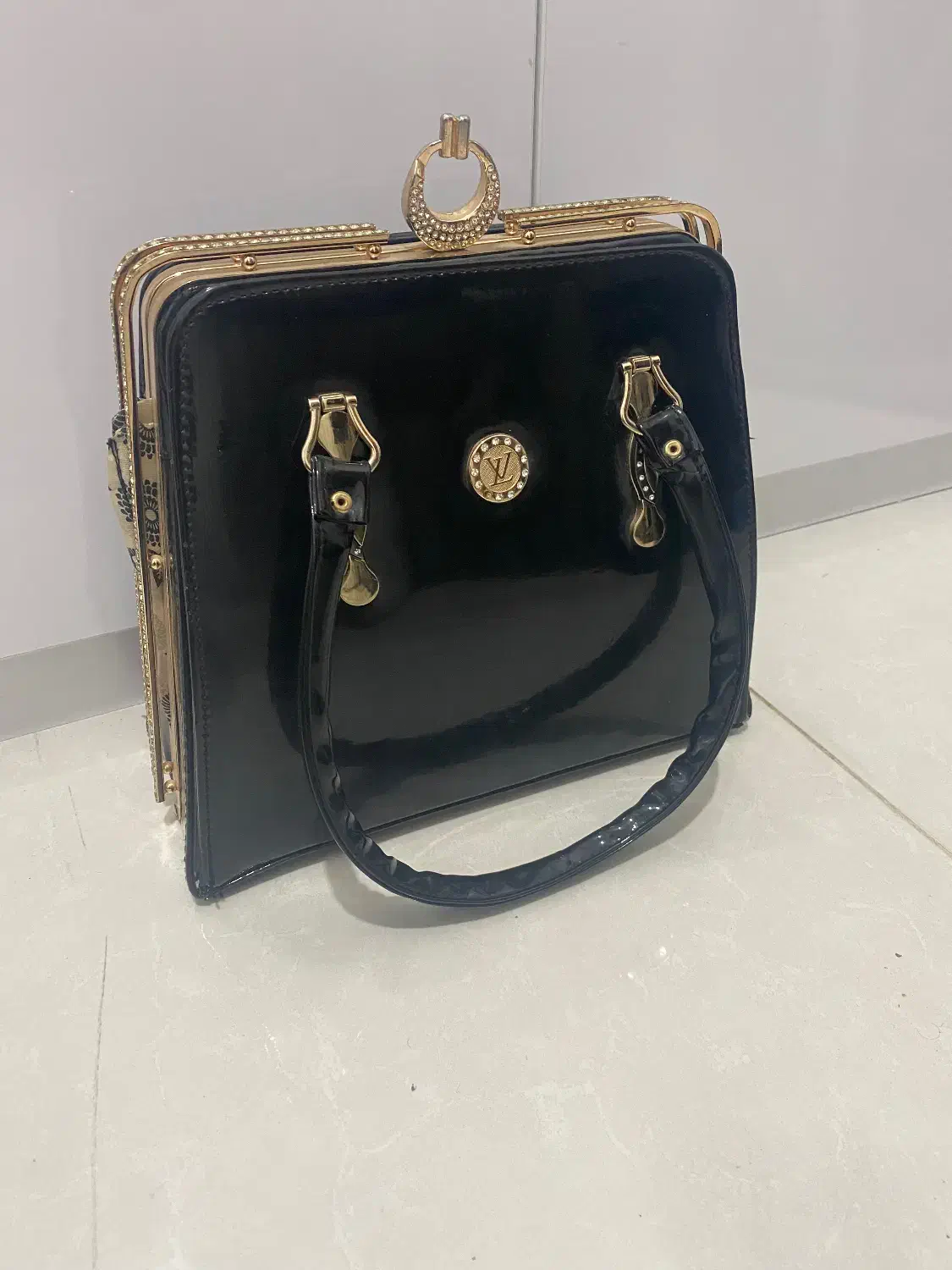 کیف مجلسی|کیف، کفش، کمربند|شهریار, شهریار|دیوار