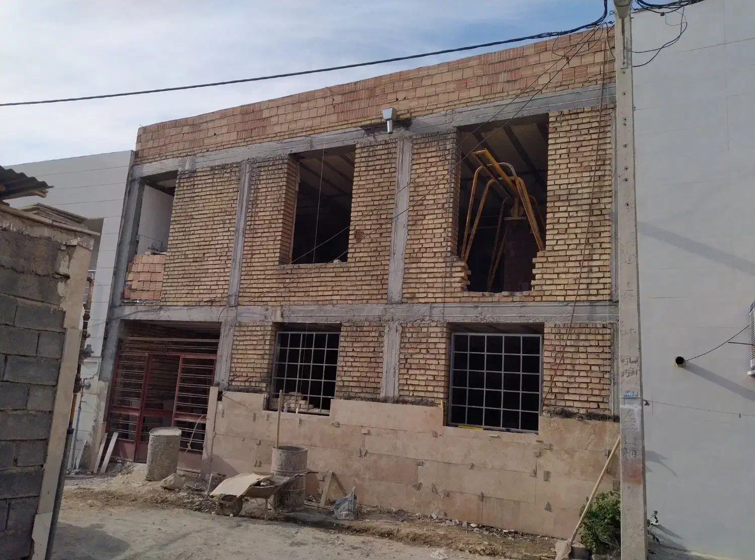 کارگر کاشی کاری میخام|استخدام معماری، عمران و ساختمانی|ایلام, |دیوار