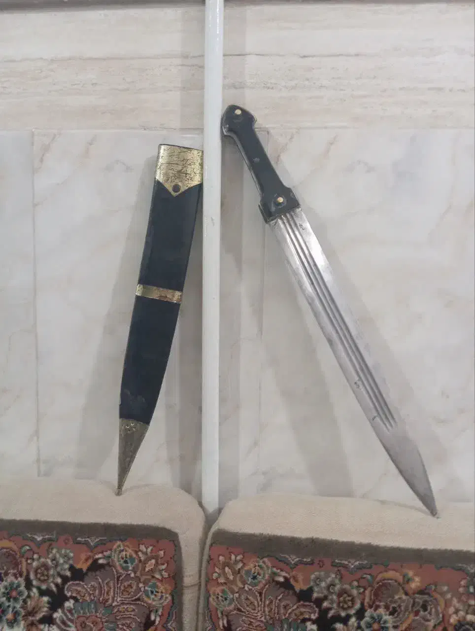 شمشیر دولبه|کلکسیون اشیاء عتیقه|قم, ولیعصر|دیوار