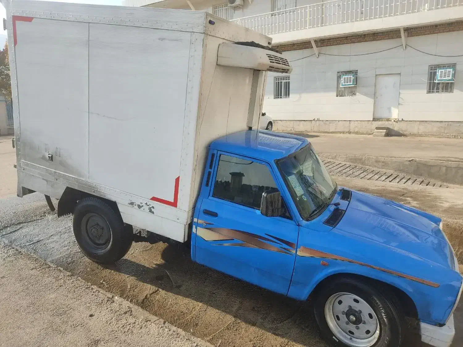 فروش یک دستگاه نیسان یخچالدار|خودرو سواری و وانت|دورود, |دیوار