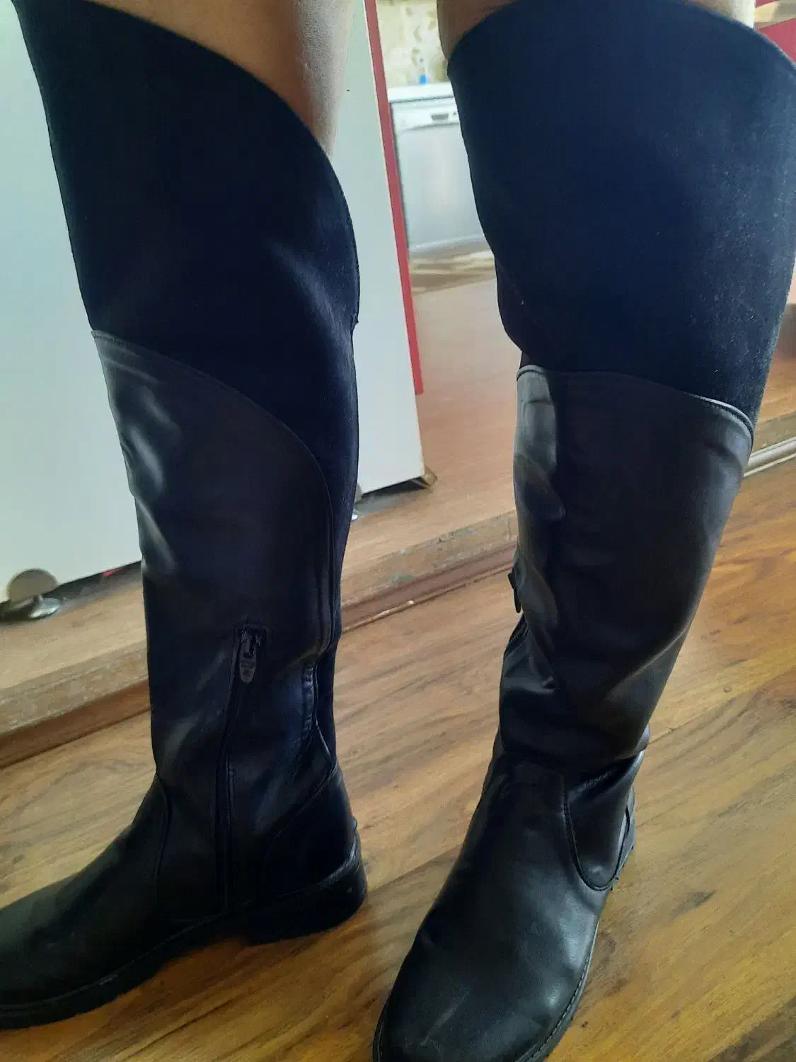 ۱۸۰۰۰۰۰|کیف، کفش، کمربند|مشهد, راهنمایی|دیوار