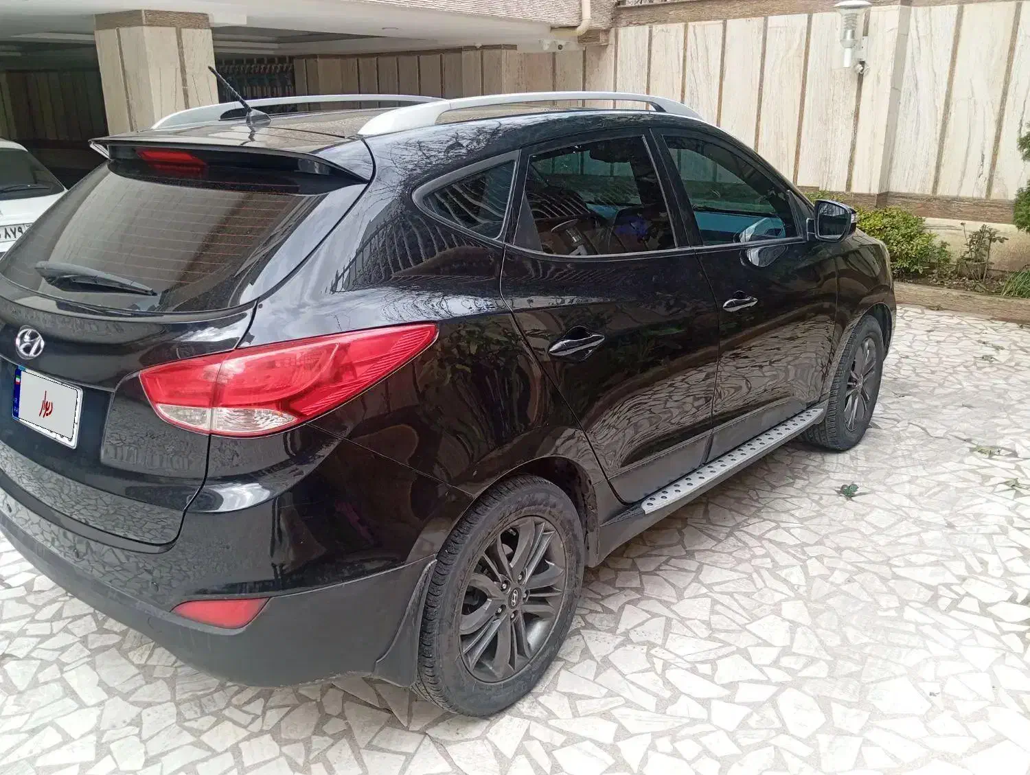 توسان ۲۰۱۴|خودرو سواری و وانت|رشت, کاکتوس|دیوار