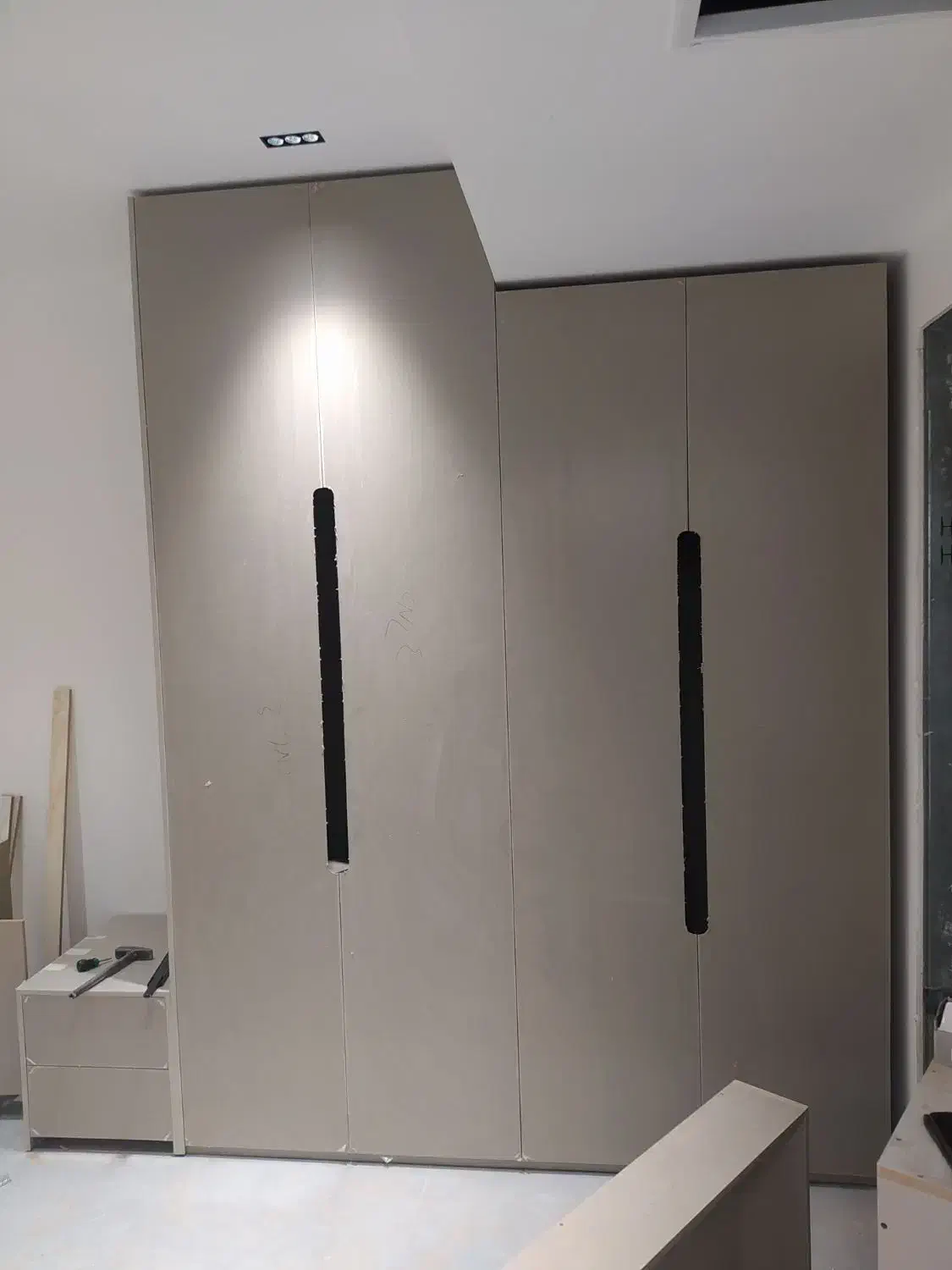 شاگرد برای نصب کابینت و کمد دیواری|استخدام صنعتی، فنی، مهندسی|کرمان, |دیوار