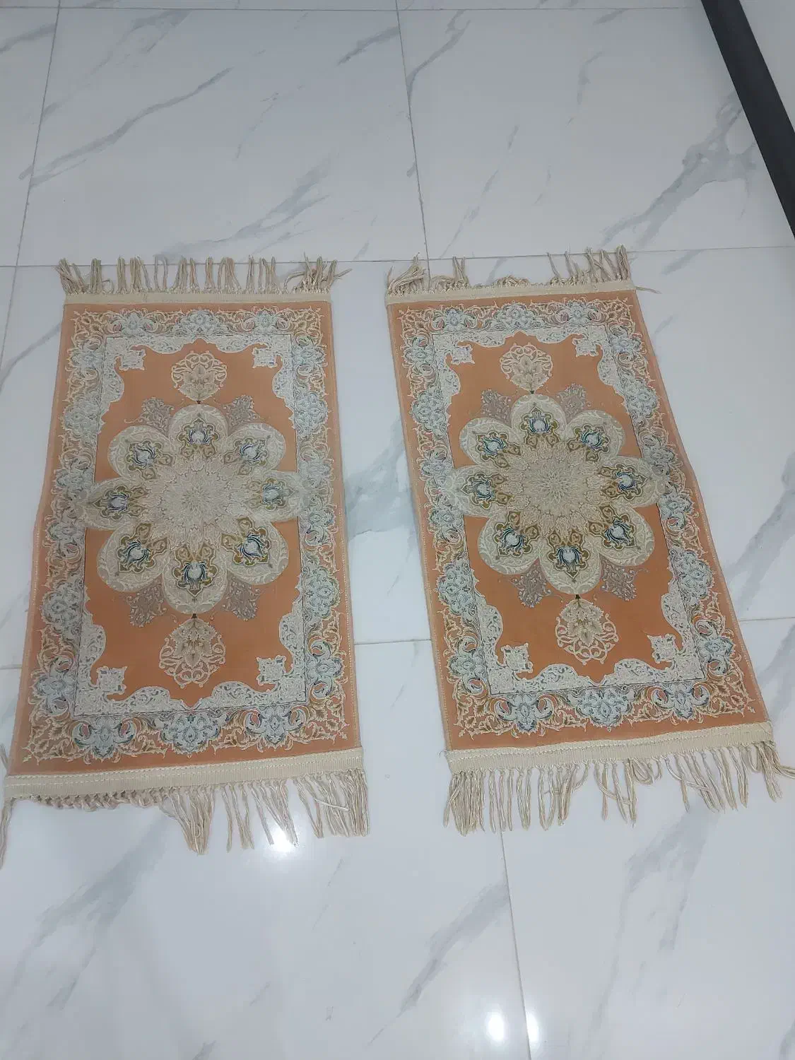 یک جفت پادری زمینه گل‌بهی ۱۲۰۰ شونه نو نو|پادری|فردیس, منظریه|دیوار