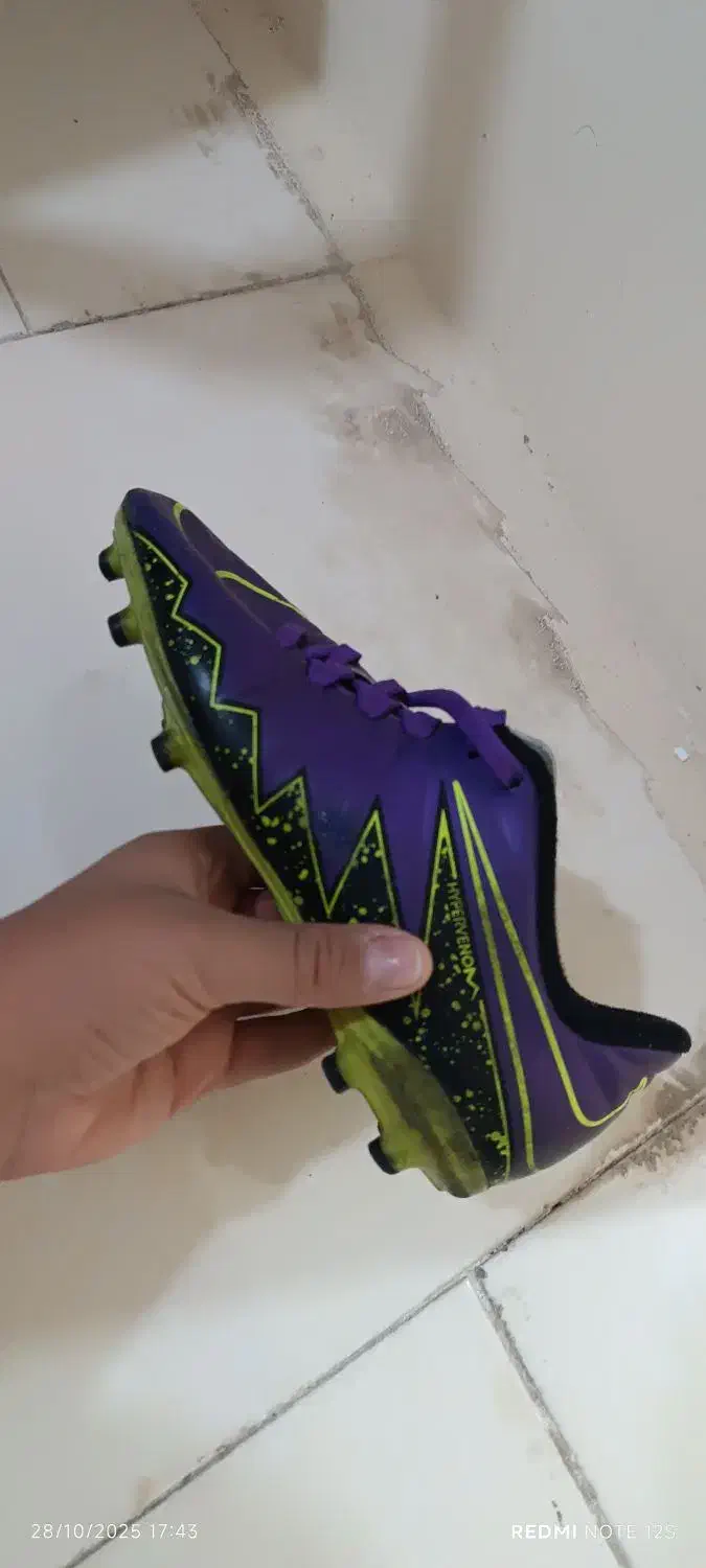 استوک نایک اورجینال|کیف، کفش، کمربند|پرند, فاز ۶|دیوار