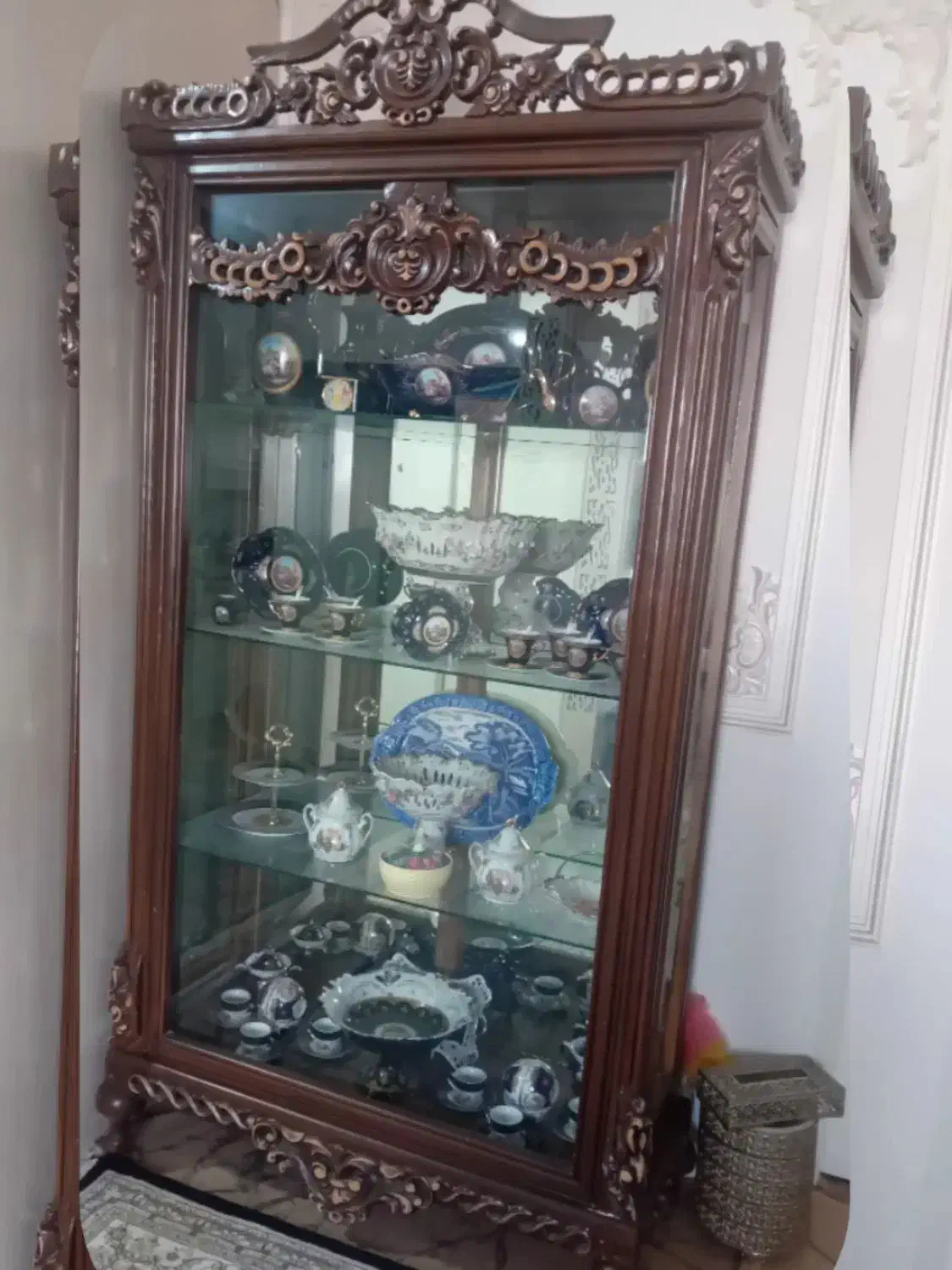 بوفه چوبی بسیار شیک و تخت کودک|بوفه، ویترین، کنسول|اردبیل, |دیوار