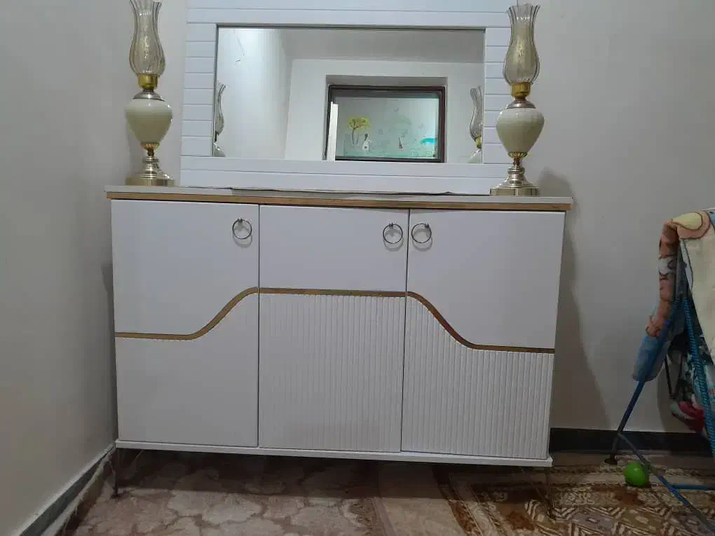 آیینه کنسول در حد نو|بوفه، ویترین، کنسول|کارون, |دیوار