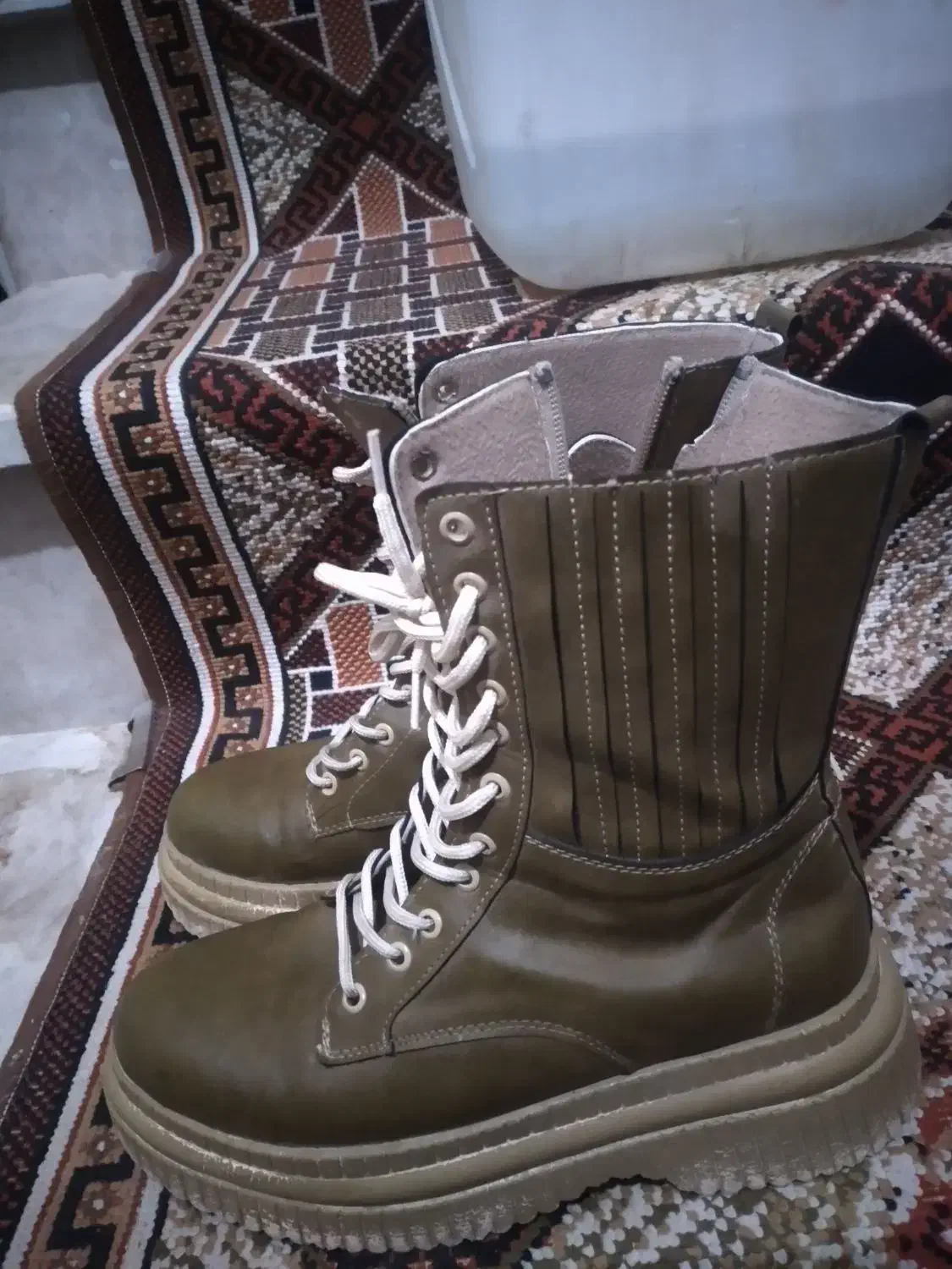 کفش و کیف|کیف، کفش، کمربند|شیروان (خراسان), |دیوار