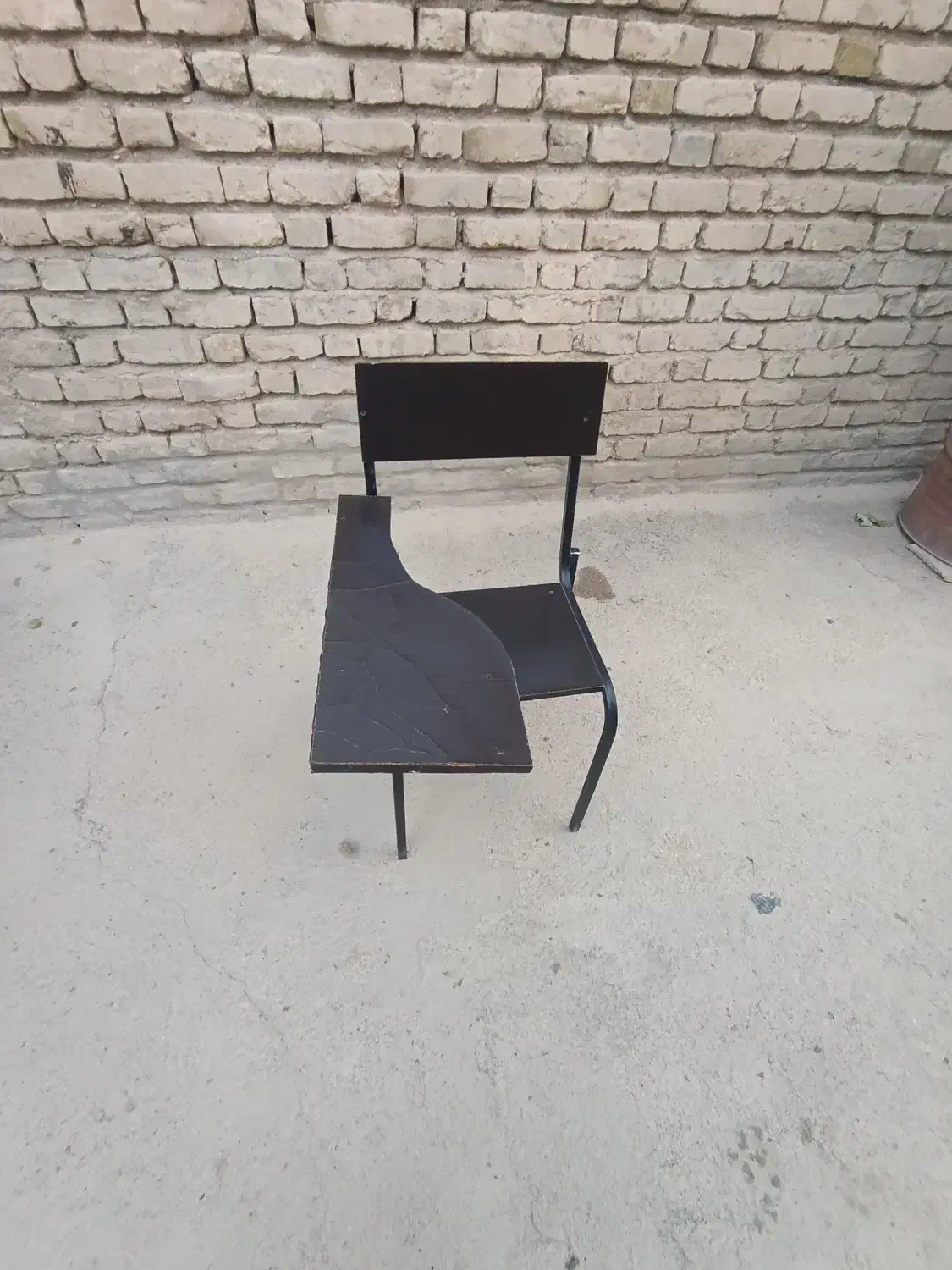 صندلی دانش آموزی|صندلی و نیمکت|آشخانه, |دیوار