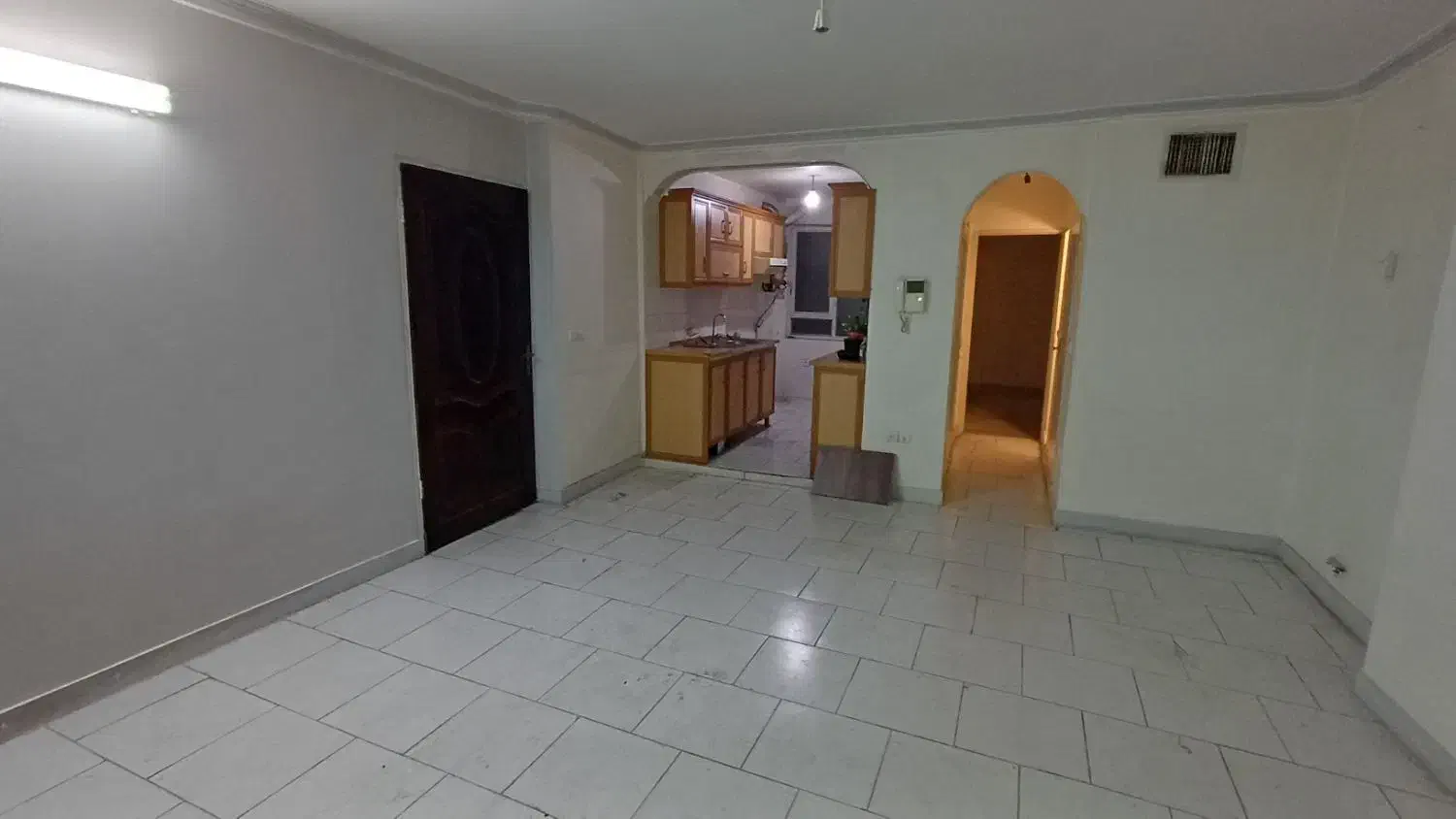 ۵۸متر/طبقه دوم سندی/آذربایجان/فاصله تامترو ۳دقیقه