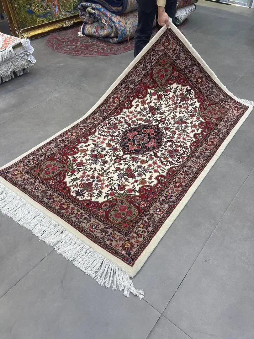 فرش دستباف (بساک) ۲ متری بیجار ۵۰ رج گل ابریشم|فرش|مشکیندشت, |دیوار