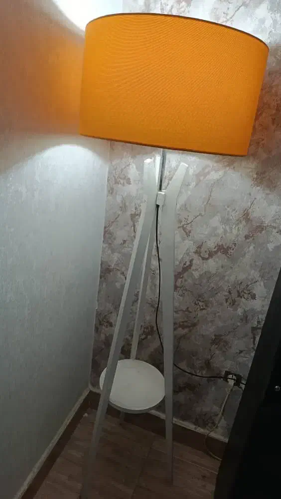 دکوری|چراغ خواب و آباژور|ری, شهادت|دیوار