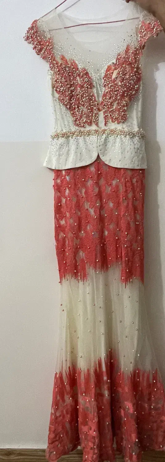 لباس مجلسی|لباس|قشم, |دیوار