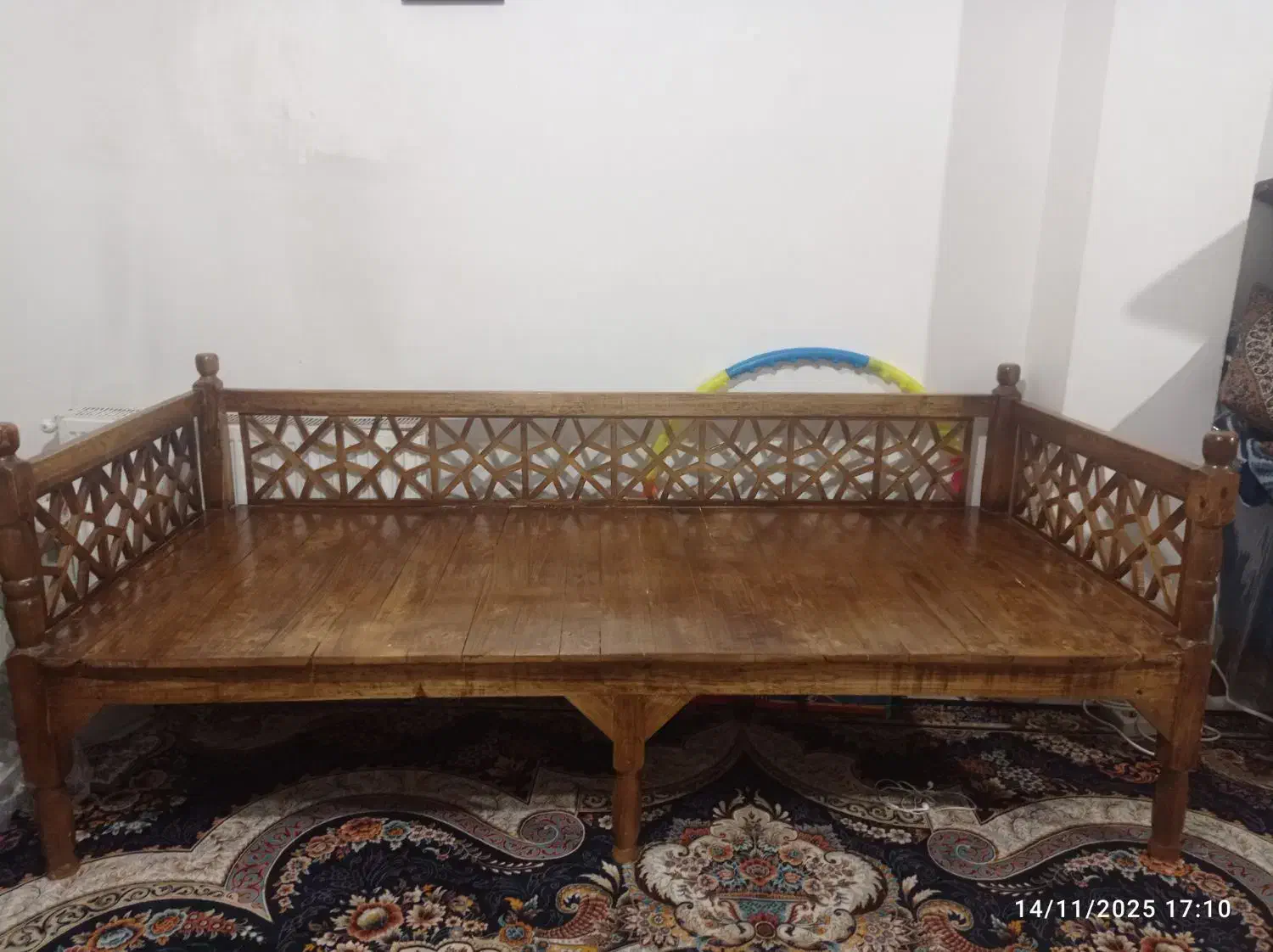 تخت سنتی بزرگ و سفارشی درست شده|تخت و سرویس خواب|الوند, |دیوار