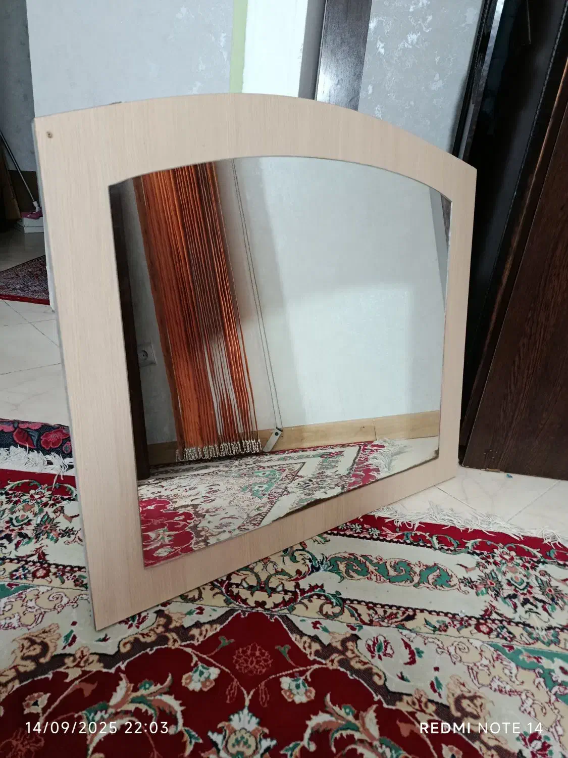 آینه بزرگ|آینه|شیراز, شهرک گلستان|دیوار