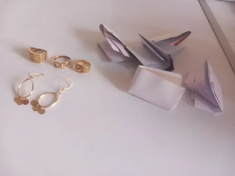 ۷/۹گرم طلا شامل انگشتر و گوشواره طلا|جواهرات|تهران, کاج|دیوار