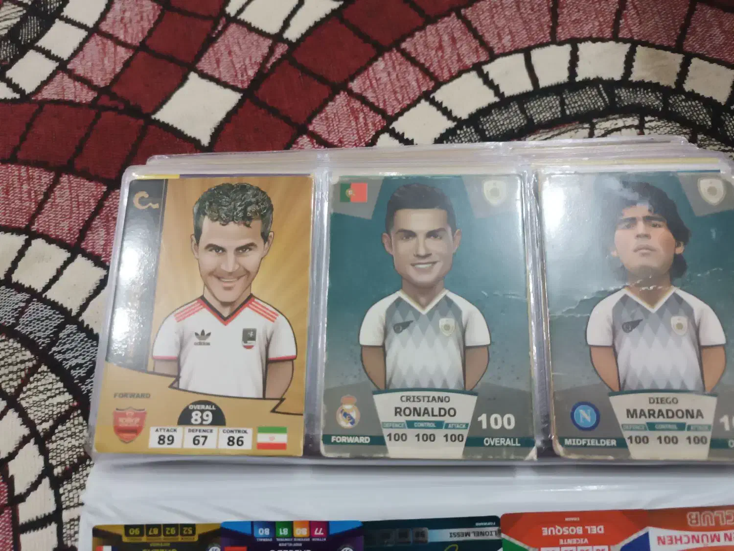 کیندی|اسباب‌‌بازی|صومعه‌سرا, |دیوار