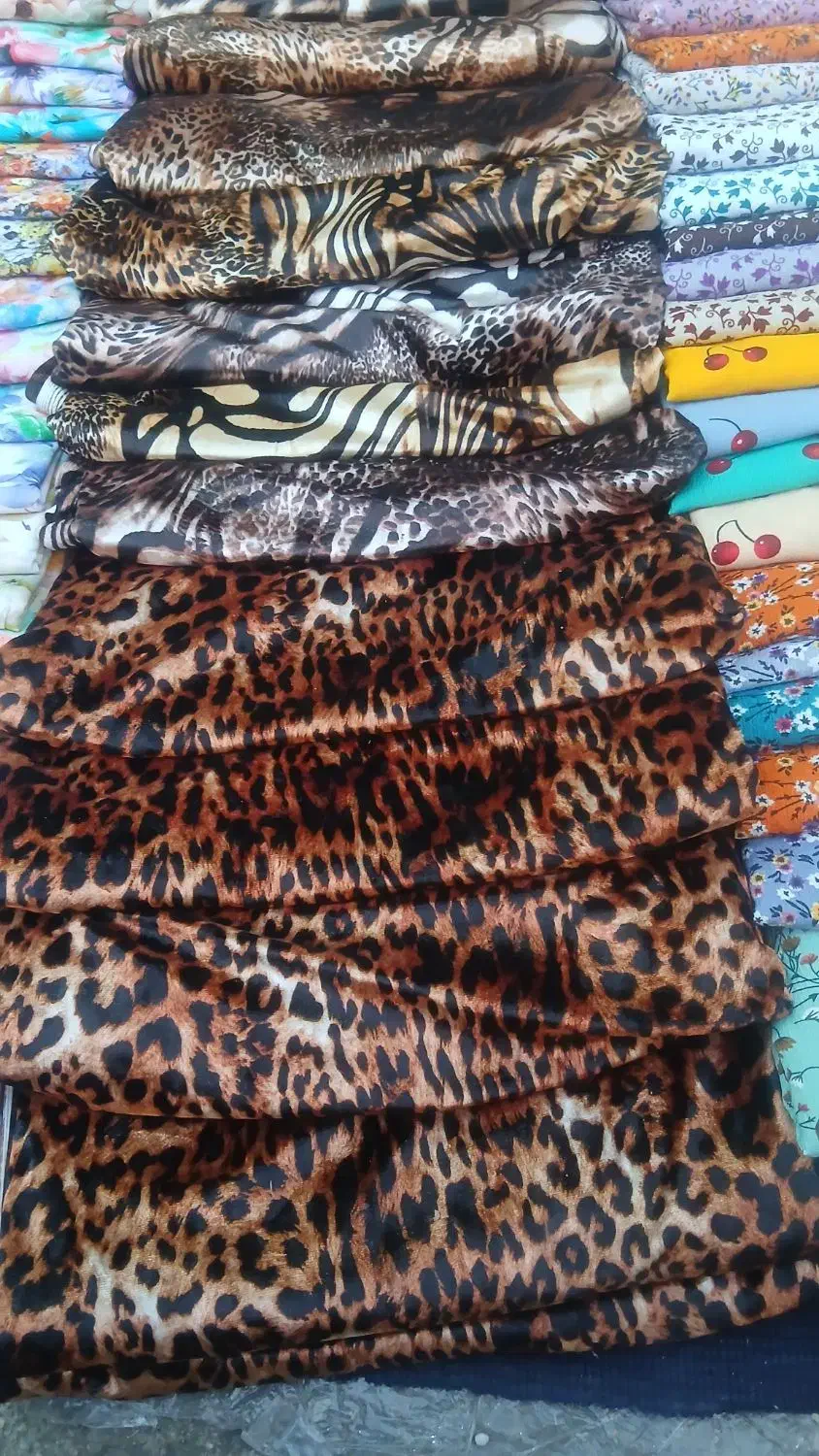 پارچه|لباس|سوسنگرد, |دیوار