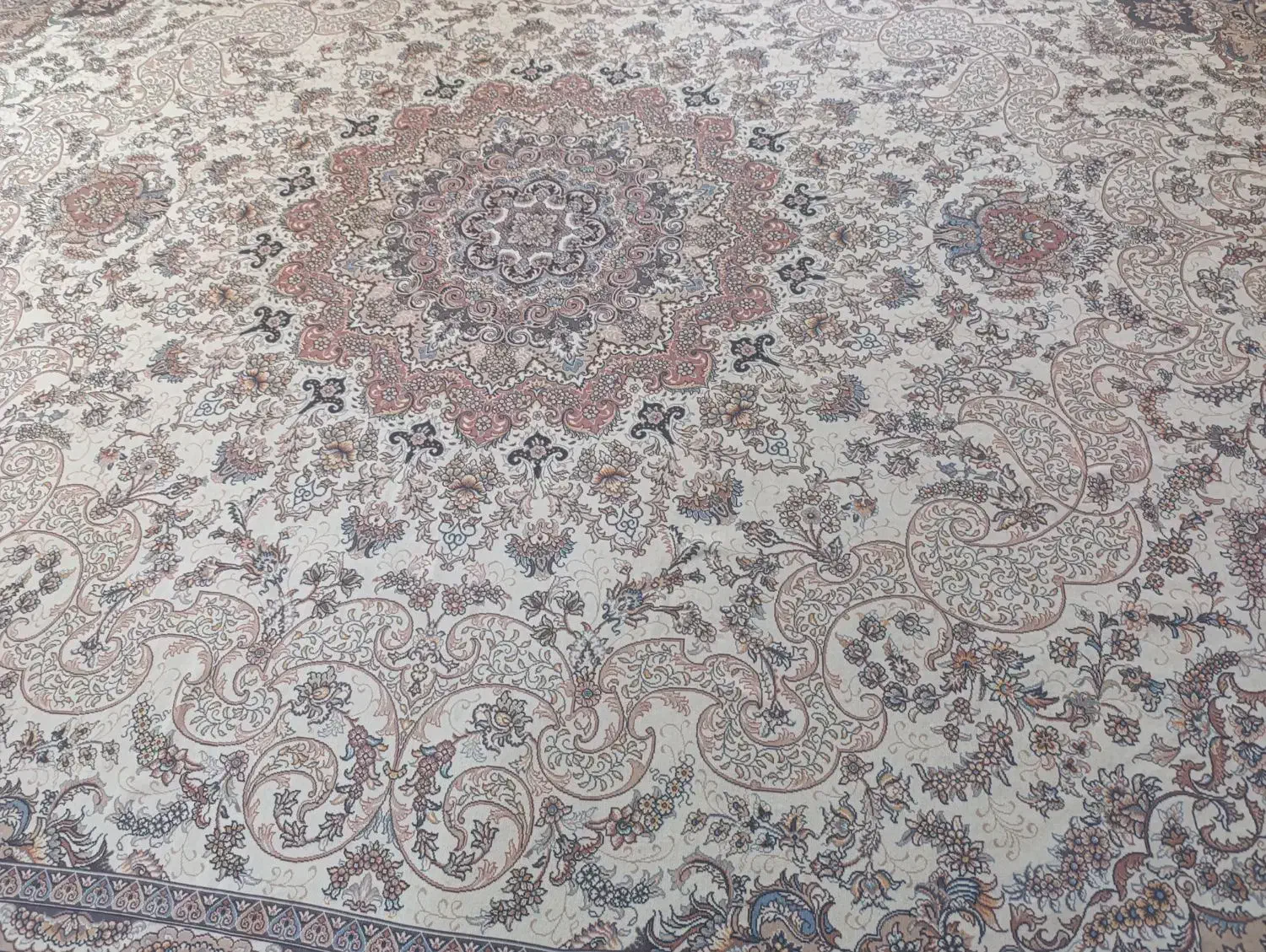 کاور و روکش مخمل قالی3*4|روفرشی|کرمان, |دیوار