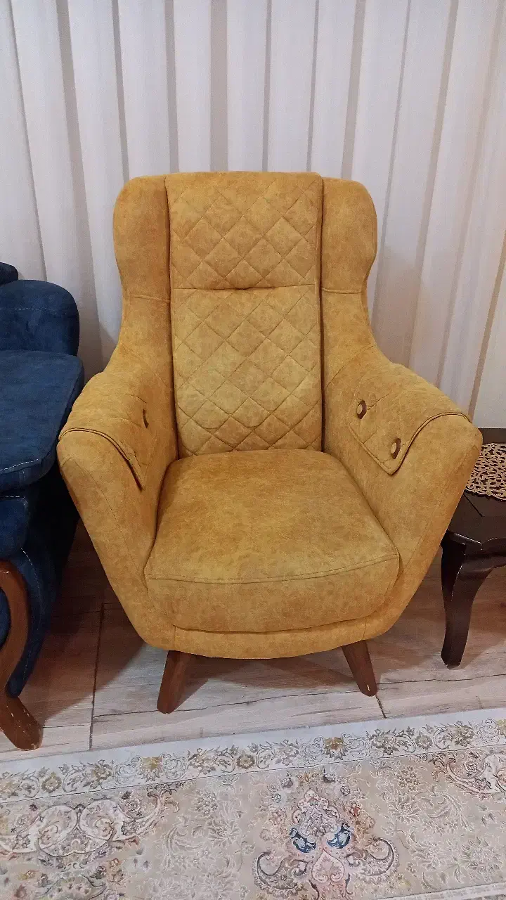 مبل راحتی تمیز و سالم و نو|مبلمان خانگی و میز عسلی|ماهدشت, |دیوار