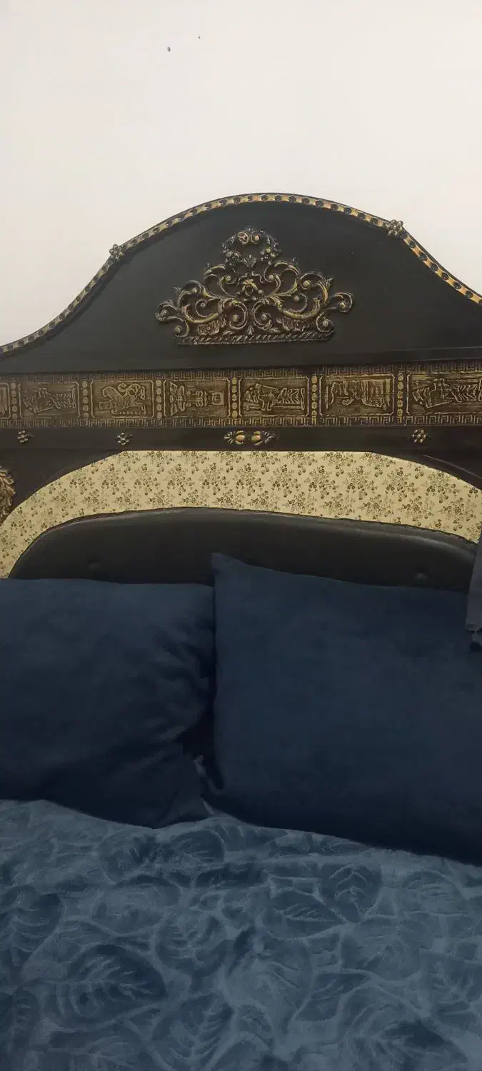 تخت خواب دونفره فلزی سلطنتی هخامنشی باکف تخت وتشک|تخت و سرویس خواب|مشهد, شهید بصیر|دیوار