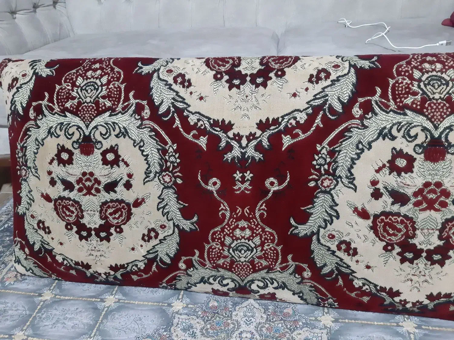 پشتی گل برجسته|پشتی|کرج, حصارک بالا|دیوار