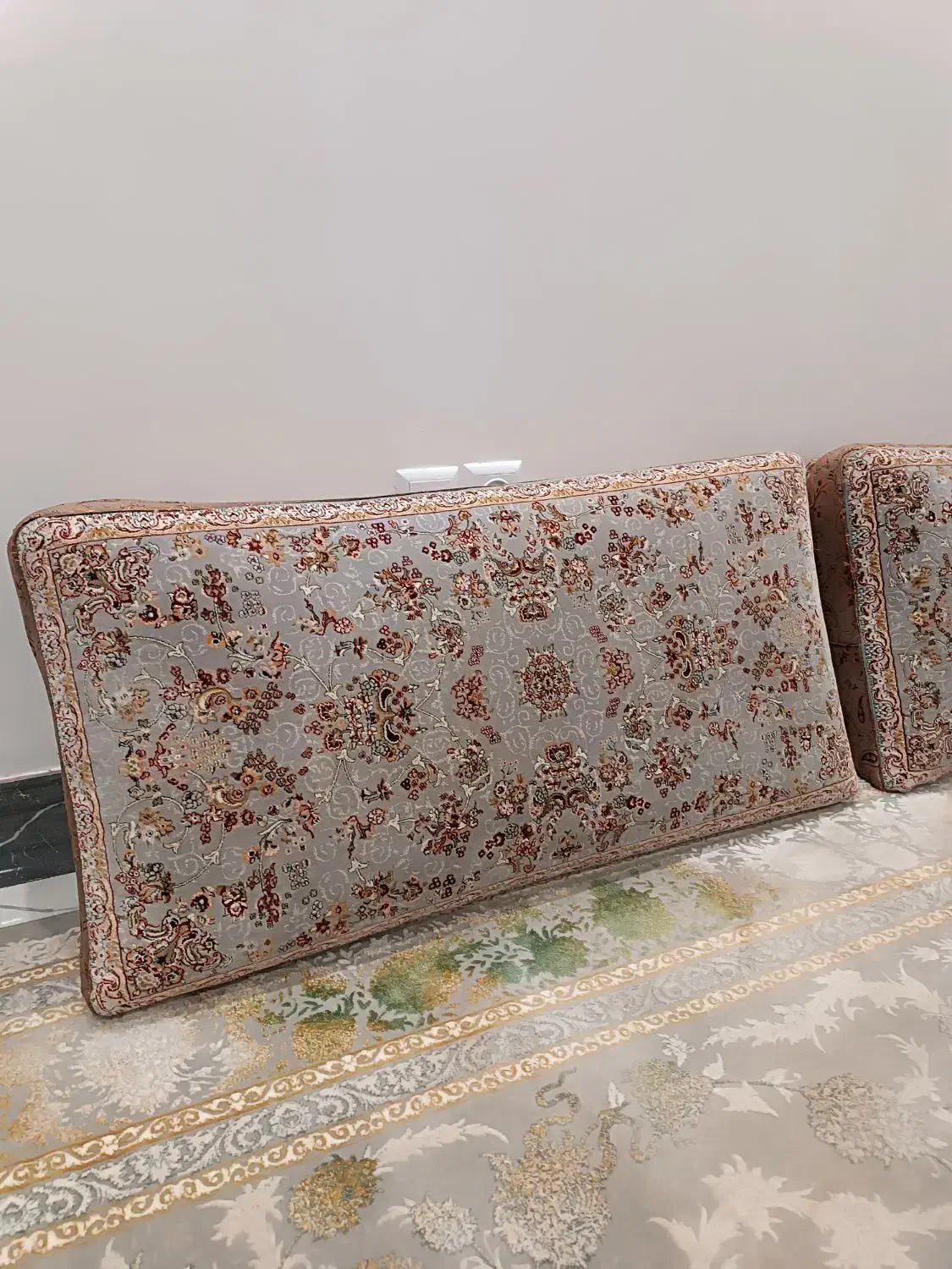 پشتی|پشتی|اراک, |دیوار