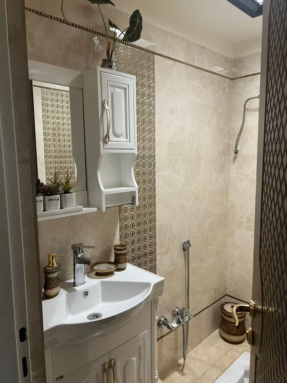 ۱۰۷ متر پنج ساله به قیمت|فروش آپارتمان|تهران, ظفر|دیوار