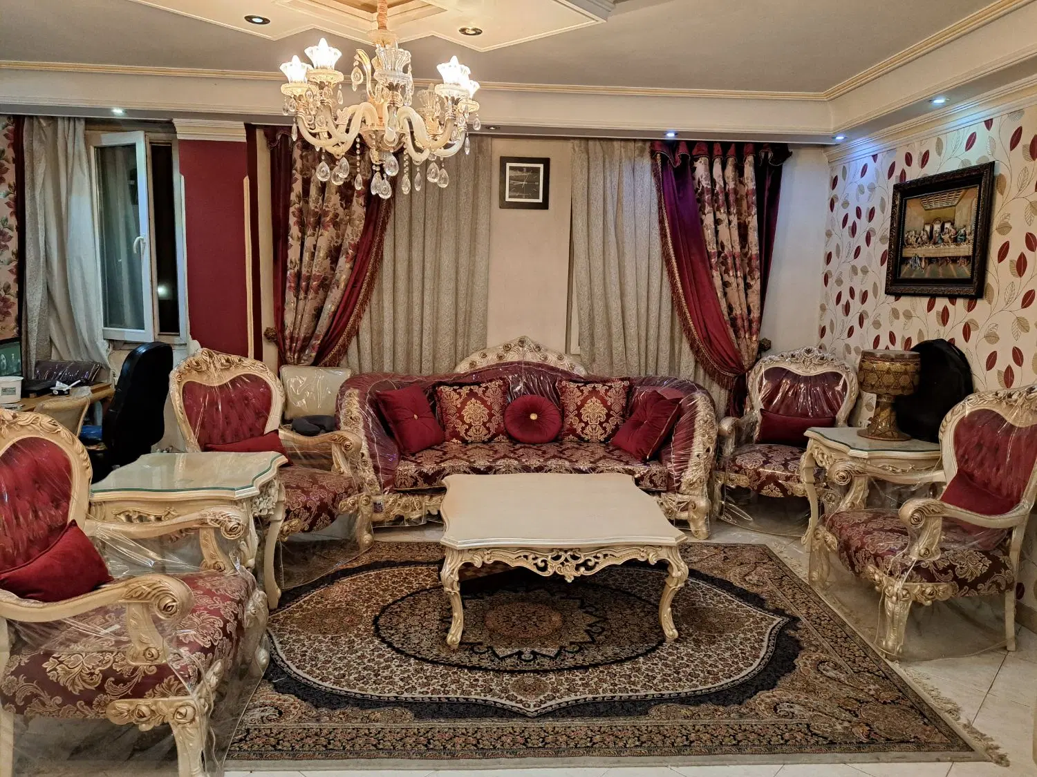 مبل سلطنتی ۷نفره +دو میزبان برند ماندگار کاملا نو|مبلمان خانگی و میز عسلی|تهران, زهتابی|دیوار