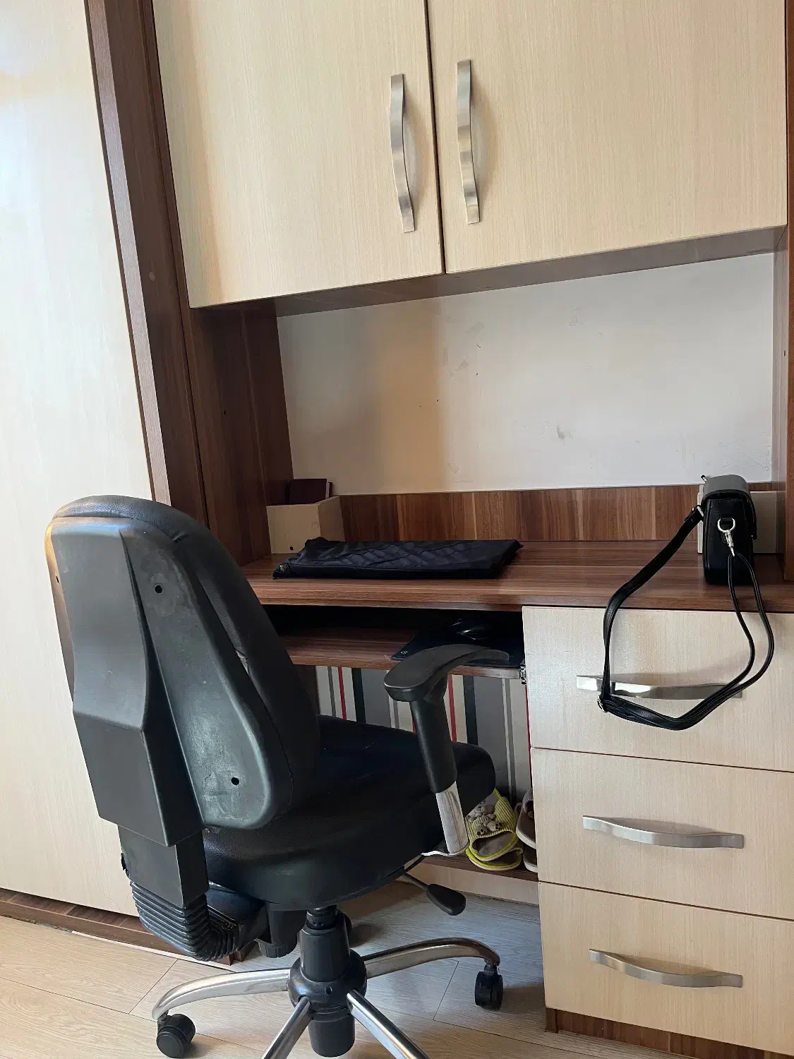 تخت تاشو به همراه میز ارایش و میز تحریر|تخت و سرویس خواب|تهران, سازمان برنامه شمالی|دیوار