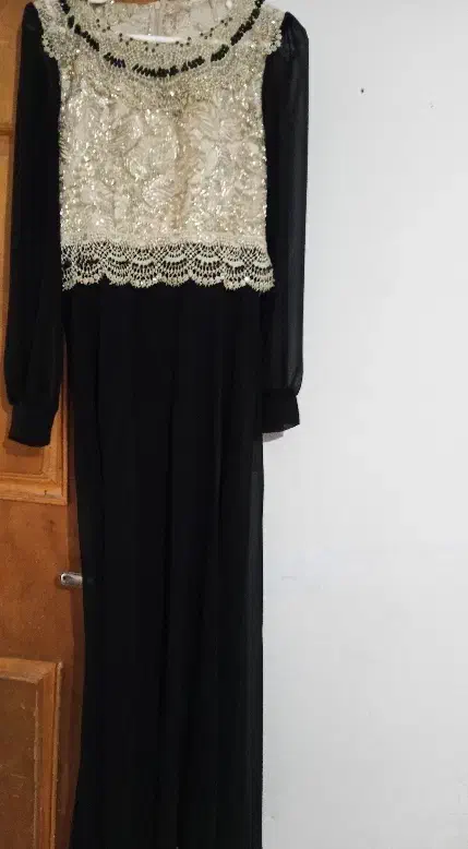 لباس مجلسی|لباس|تربت‌حیدریه, ترمینال|دیوار