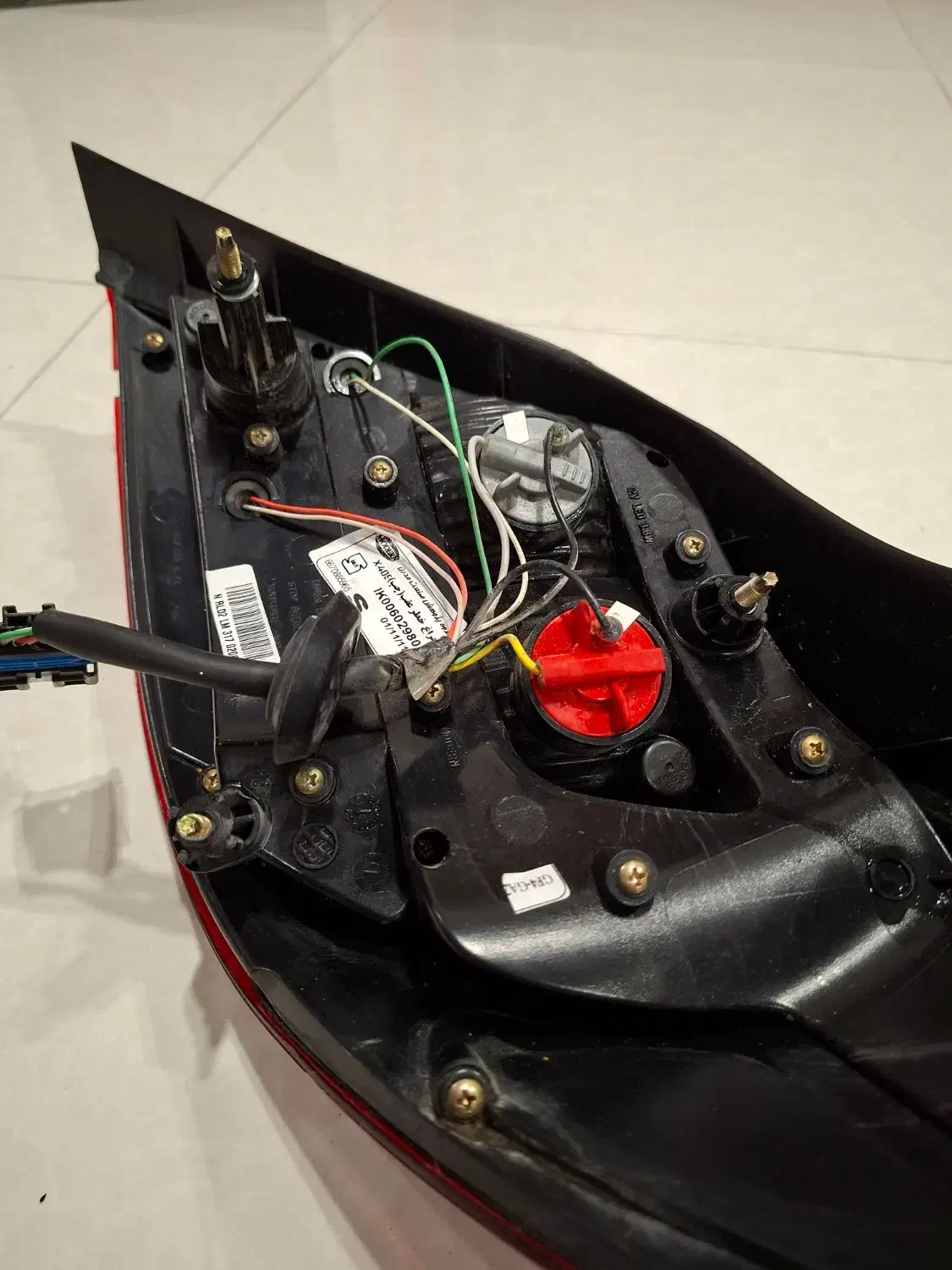 چراغ خطر عقب دنا پلاس|قطعات یدکی و لوازم جانبی|شیراز, کوی زهرا|دیوار