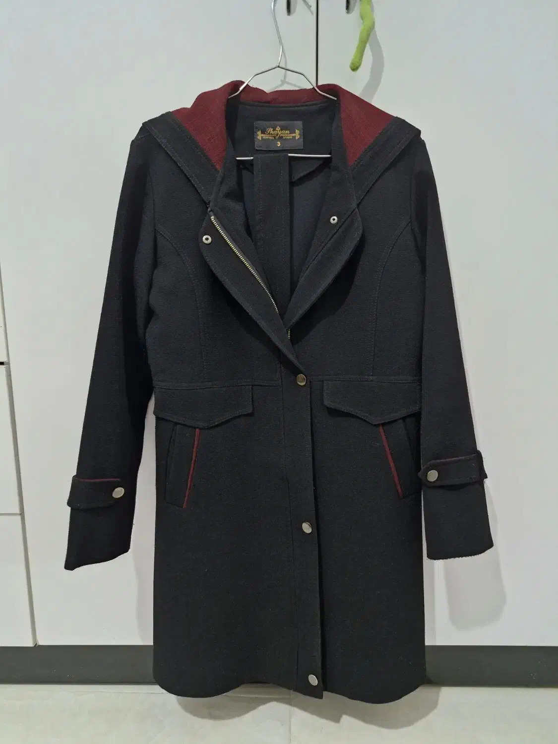 پالتو|لباس|زابل, |دیوار