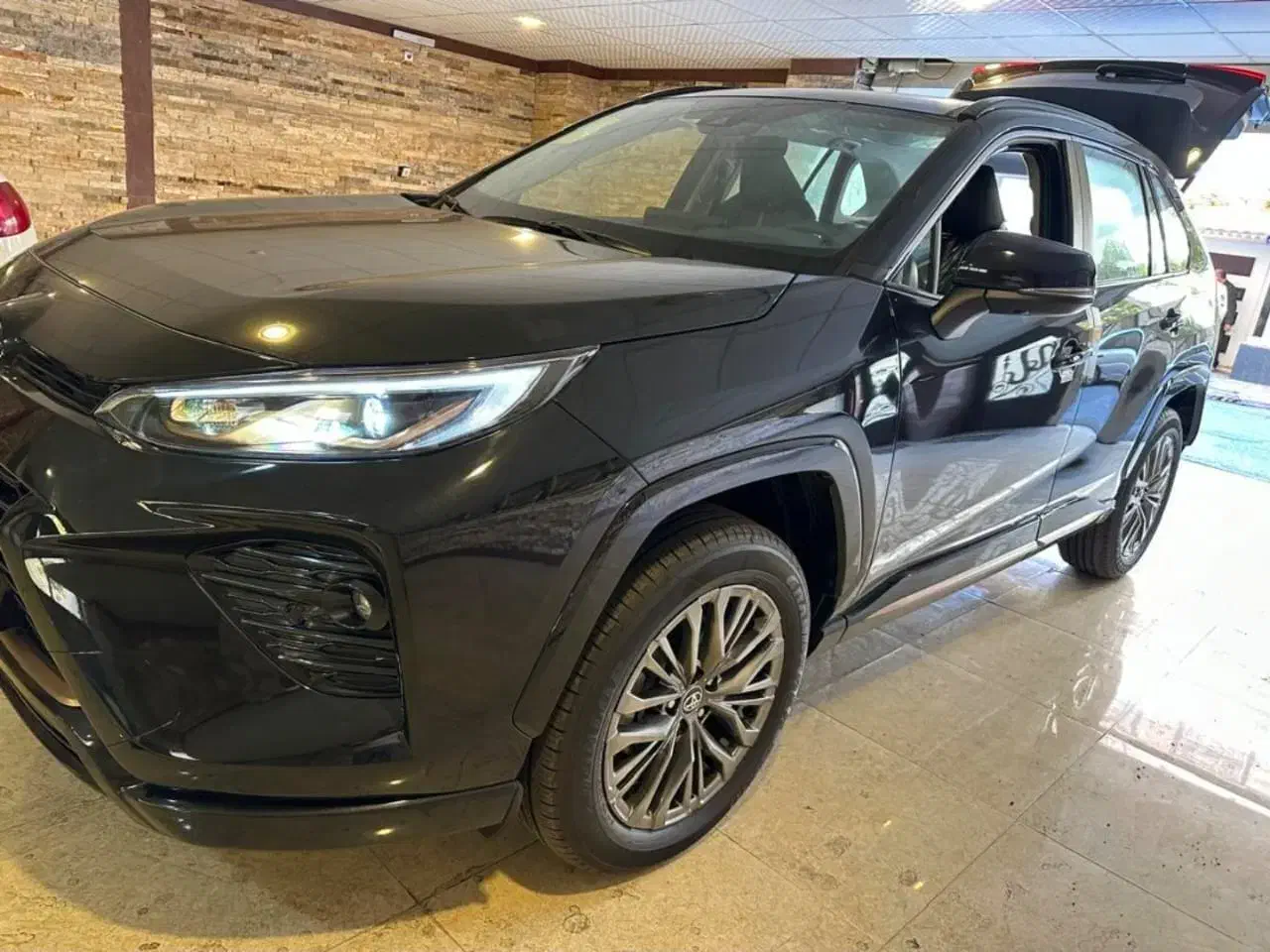 خودرو تویوتا وایلدلندر مدل 2025|خودرو سواری و وانت|تهران, امانیه|دیوار