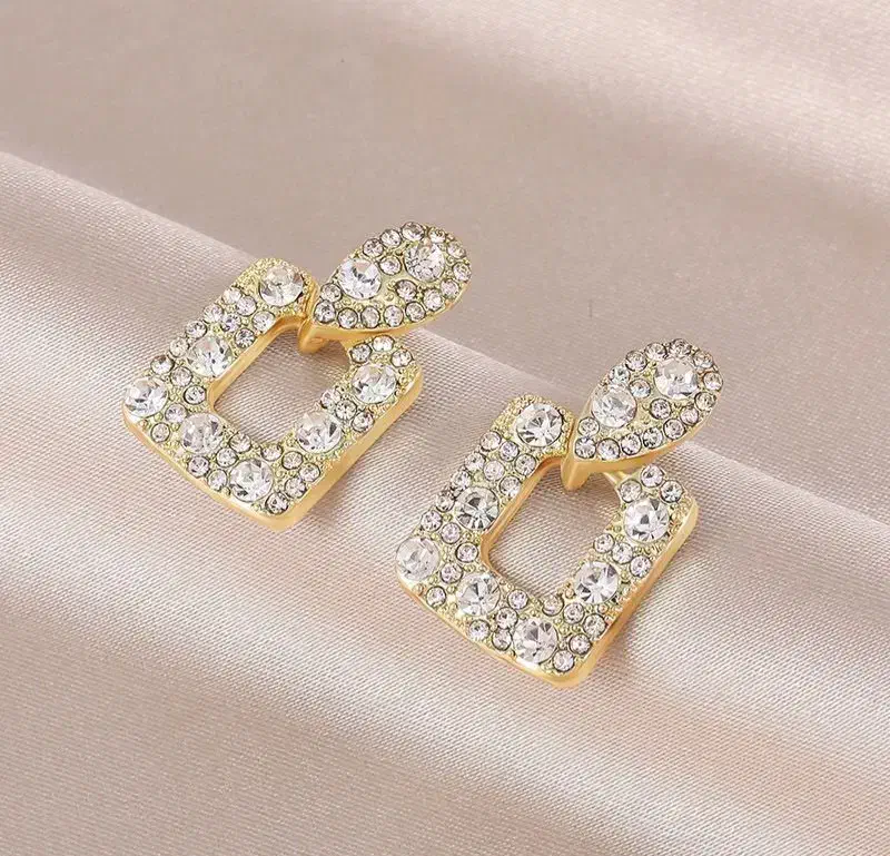 گوشواره|بدلیجات|گنبد کاووس, |دیوار