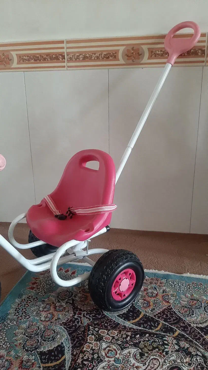 سه چرخه|دوچرخه، اسکیت، اسکوتر|قلعه نو, |دیوار