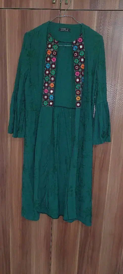 چند عدد مانتو مجلسی|لباس|شیراز, شهرک فرهنگیان|دیوار