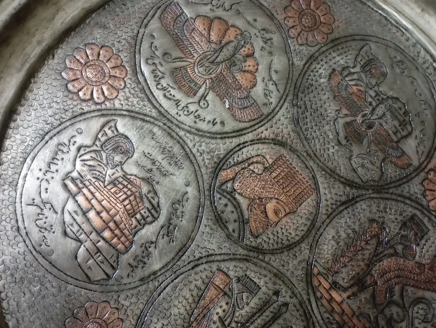 قابلمه مسی|ظروف پخت‌وپز|شیراز, کوشک میدان|دیوار