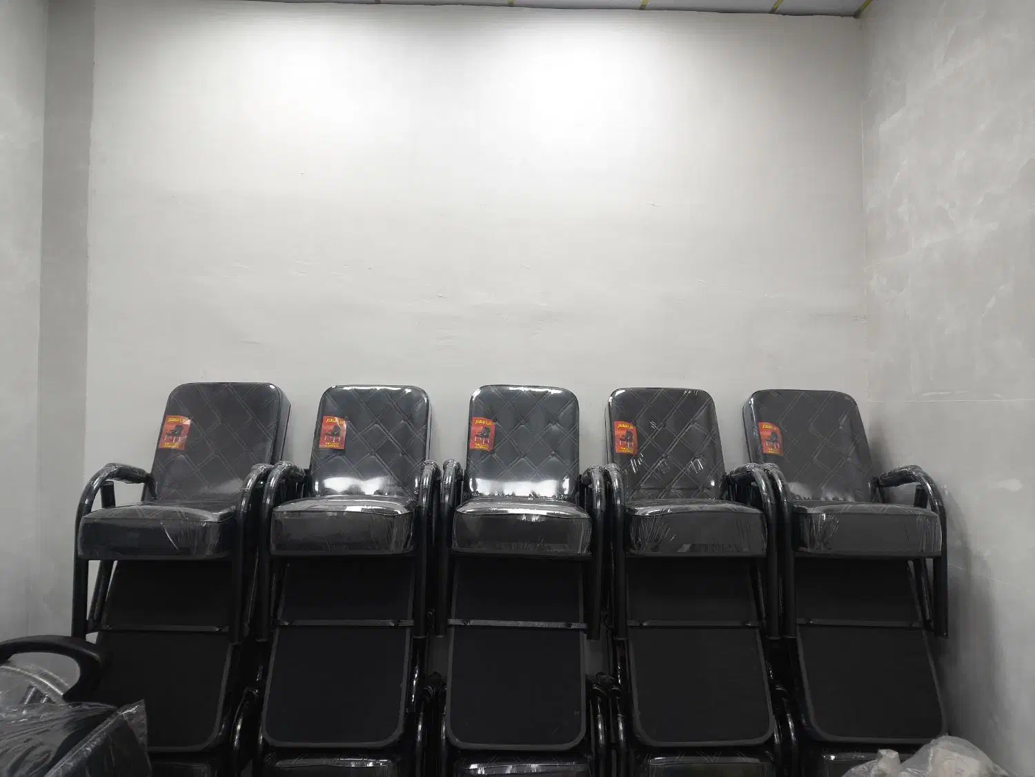 صندلی انتظار ۹دکمه|صندلی و نیمکت|قم, ولیعصر|دیوار