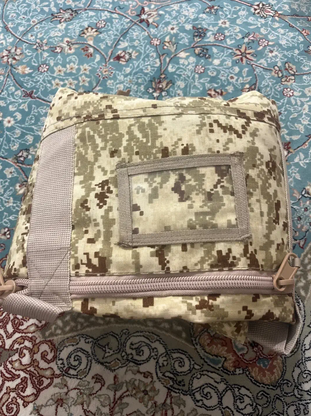 ساک سربازی|کیف، کفش، کمربند|پرند, فاز ۶|دیوار