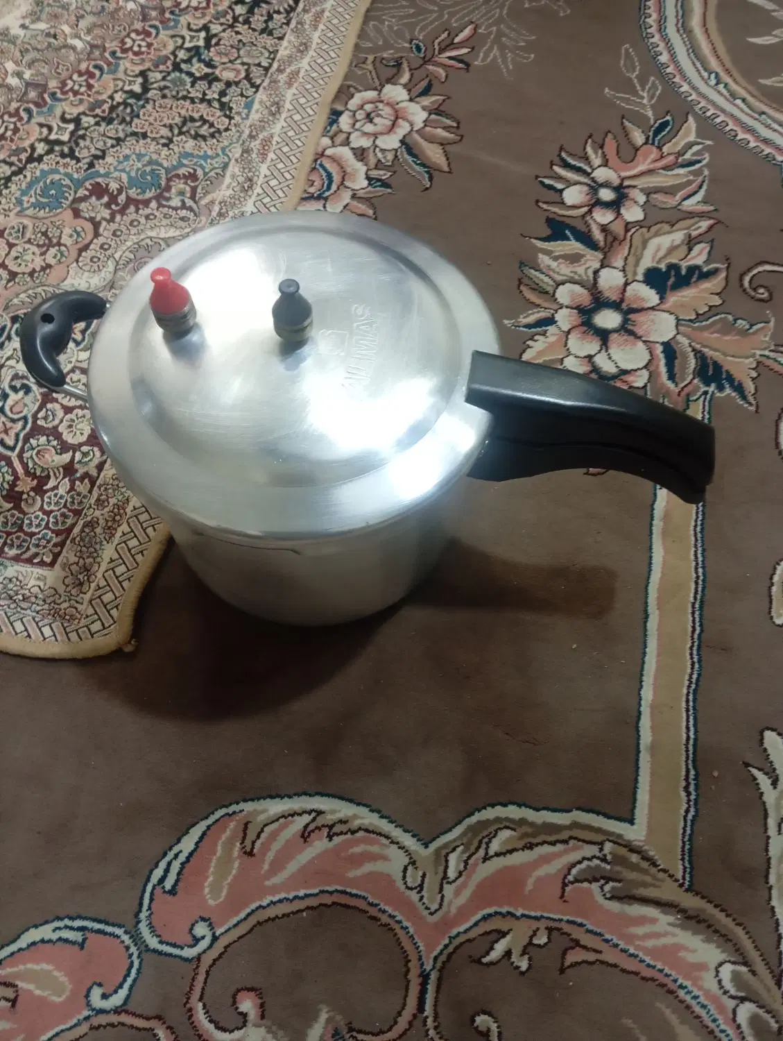 زود پز|ظروف پخت‌وپز|مشهد, کلاته برفی|دیوار