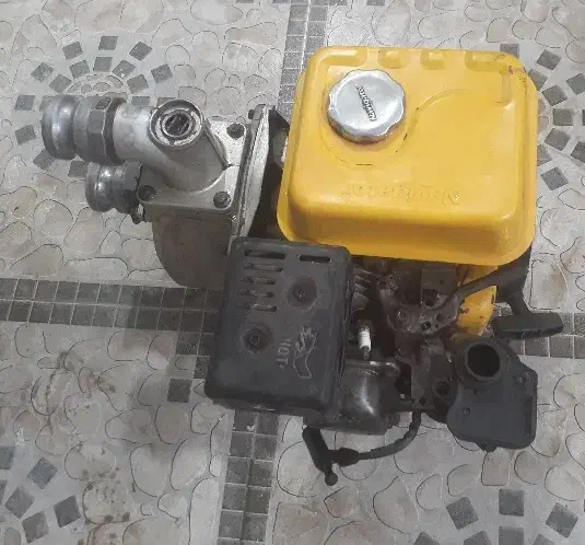 موتور پمپ آب بنزینی NAVIGATOR سالم|ماشینآلات صنعتی|بندرعباس, |دیوار