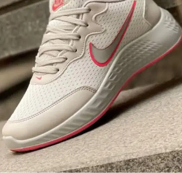 کتانی نورا|کیف، کفش، کمربند|ساری, |دیوار