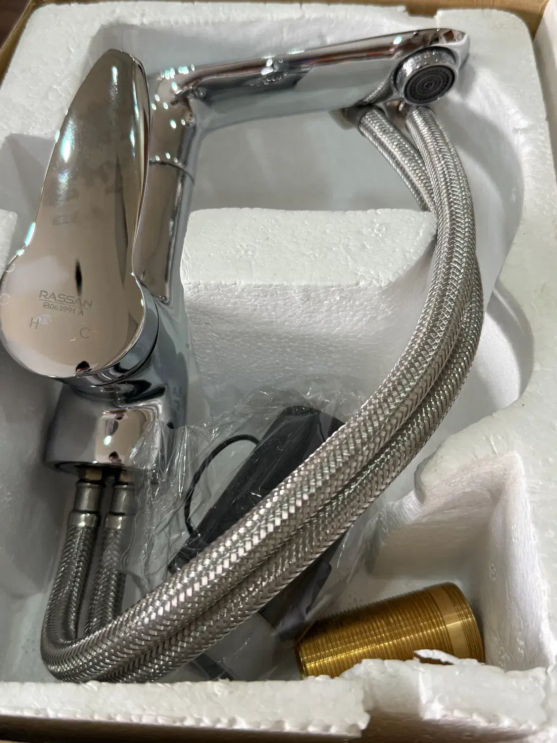 فروش تعدادی شیر روشویی دستشویی حمام زیرقیمت|لوازم سرویس بهداشتی|بندر انزلی, نیمه شعبان|دیوار