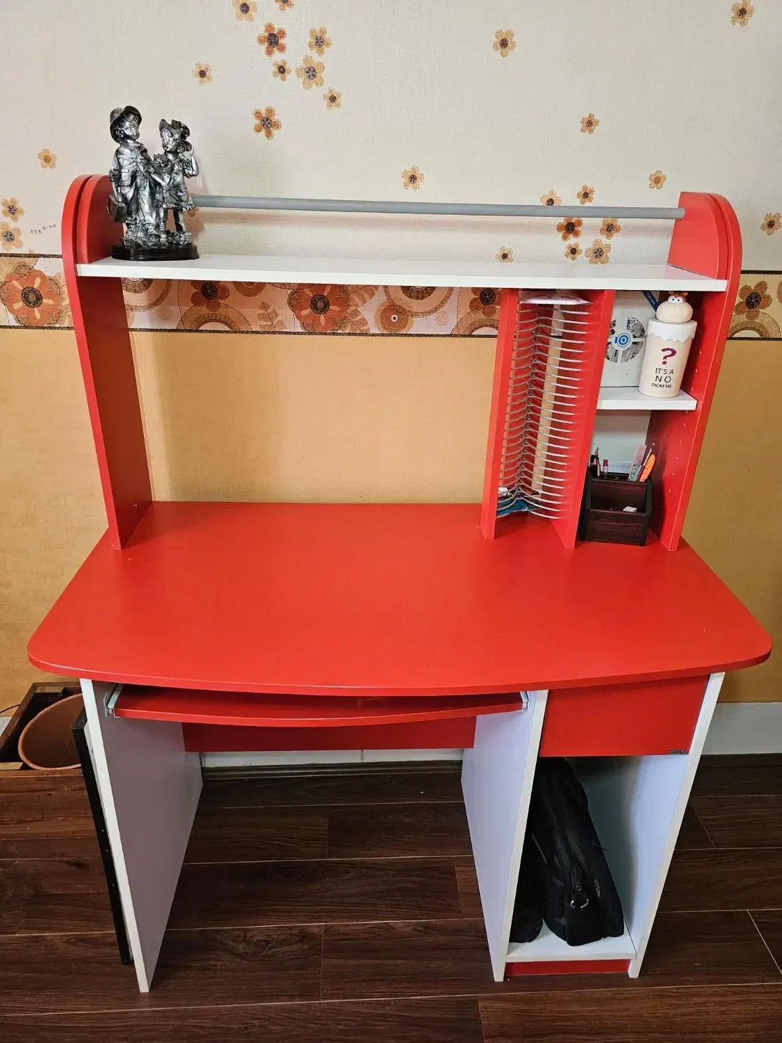 فروش سرویس خواب کامل اتاق خواب نوجوان|تخت و سرویس خواب|سیرجان, |دیوار